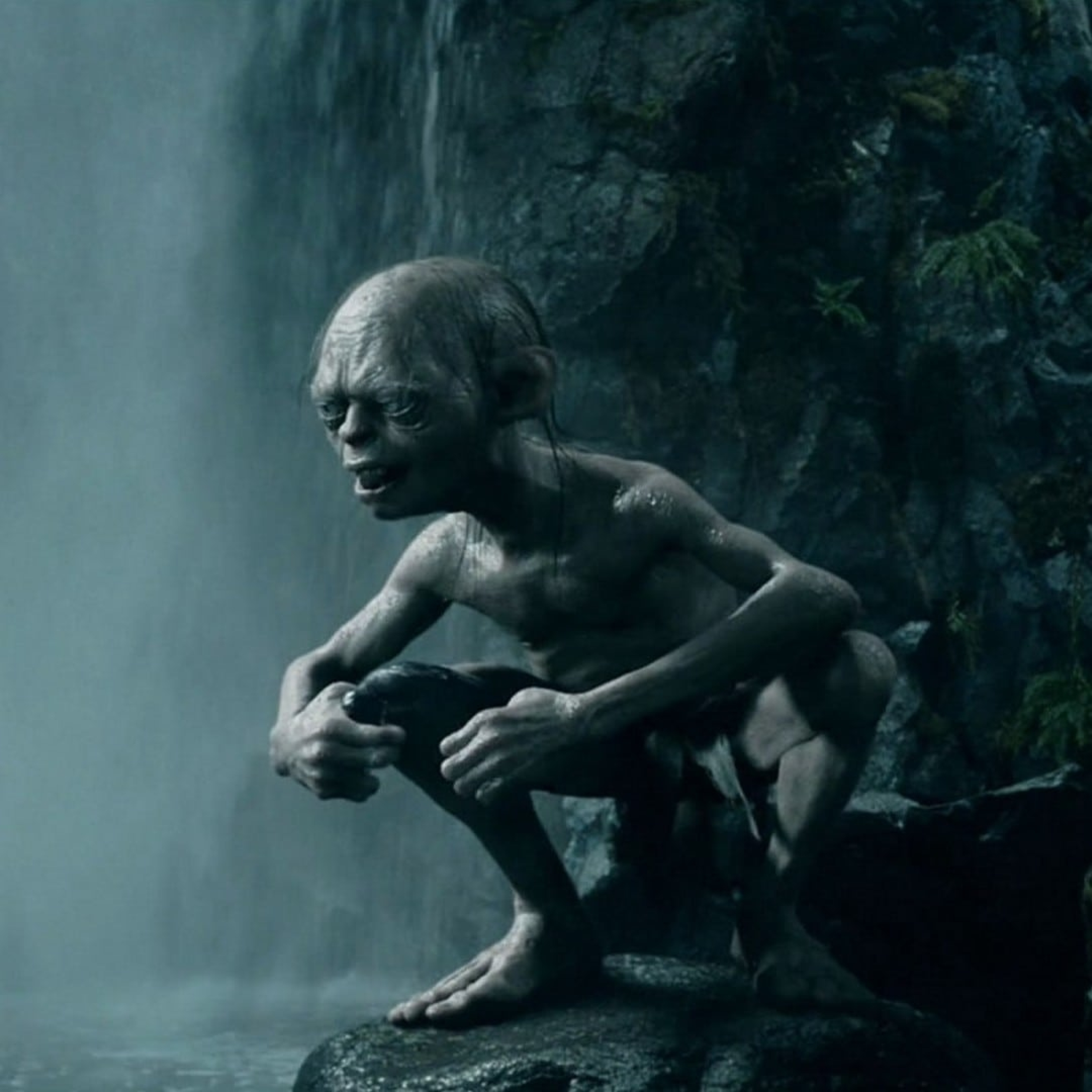 wallpapersden.com_gollum-the-lord-of-the-rings_2932x2932.jpg